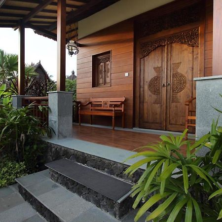 เดอะ ซันยัส รีทรีต Hotel ตาบานัน ภายนอก รูปภาพ