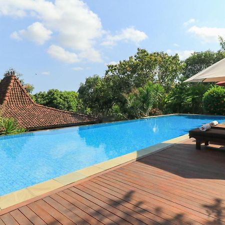 เดอะ ซันยัส รีทรีต Hotel ตาบานัน ภายนอก รูปภาพ