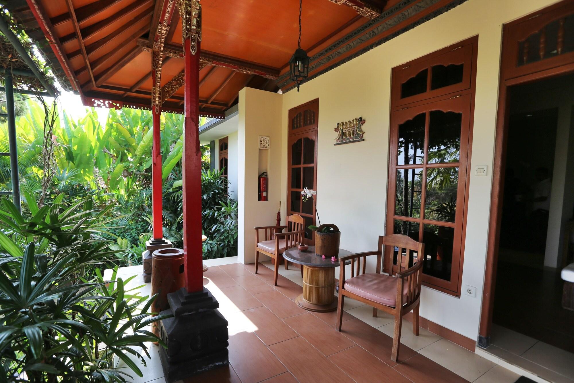 เดอะ ซันยัส รีทรีต Hotel ตาบานัน ภายนอก รูปภาพ