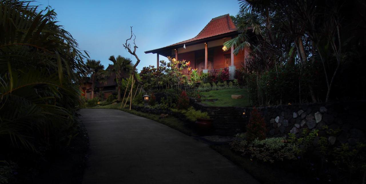 เดอะ ซันยัส รีทรีต Hotel ตาบานัน ภายนอก รูปภาพ