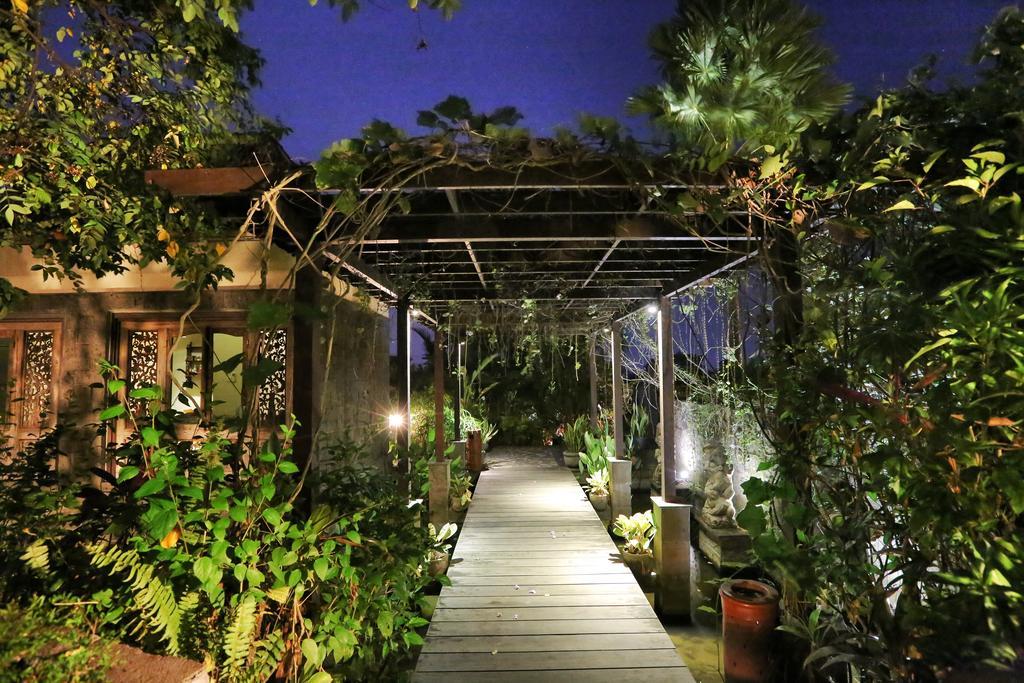 เดอะ ซันยัส รีทรีต Hotel ตาบานัน ภายนอก รูปภาพ
