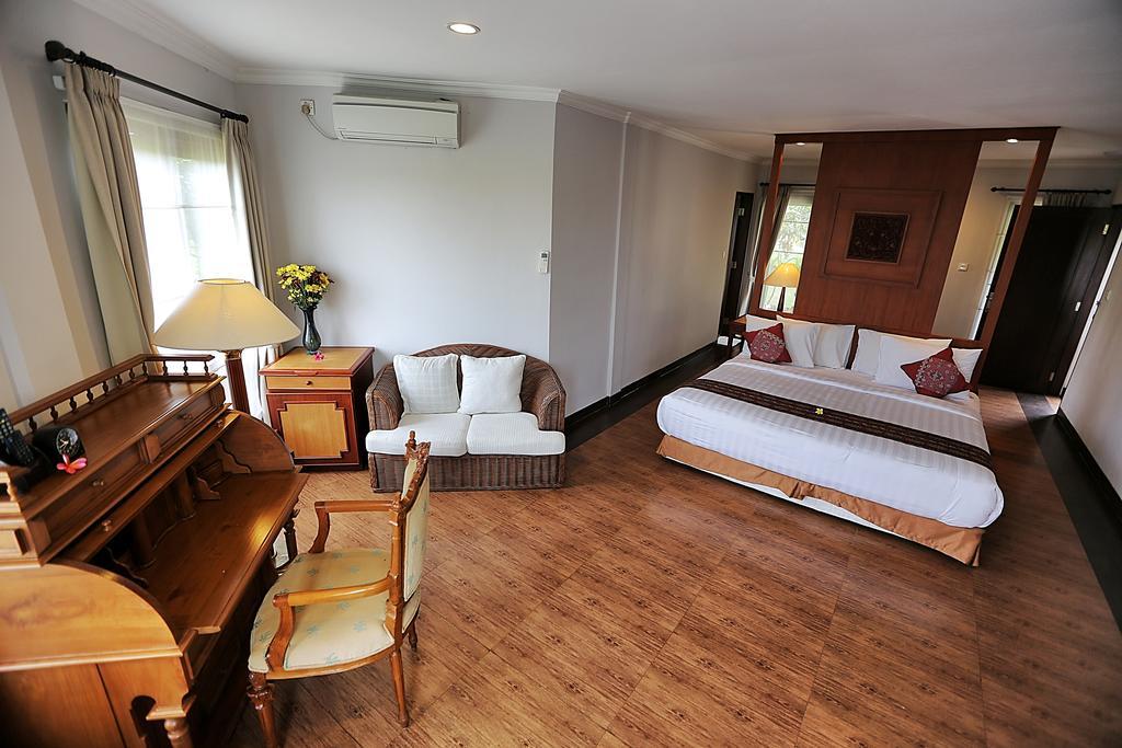 เดอะ ซันยัส รีทรีต Hotel ตาบานัน ภายนอก รูปภาพ