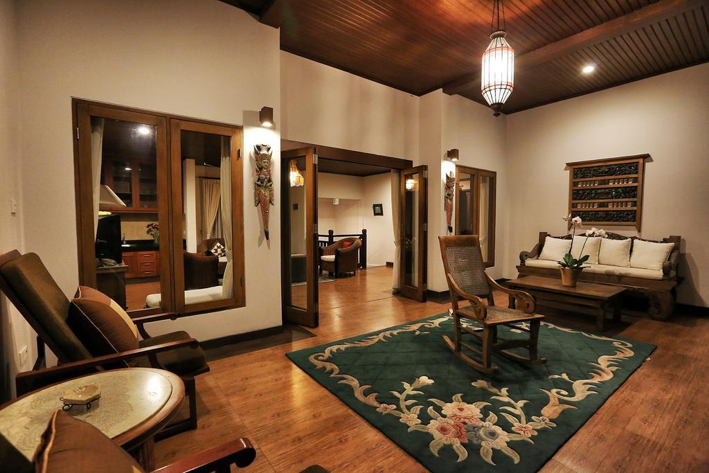 เดอะ ซันยัส รีทรีต Hotel ตาบานัน ภายนอก รูปภาพ