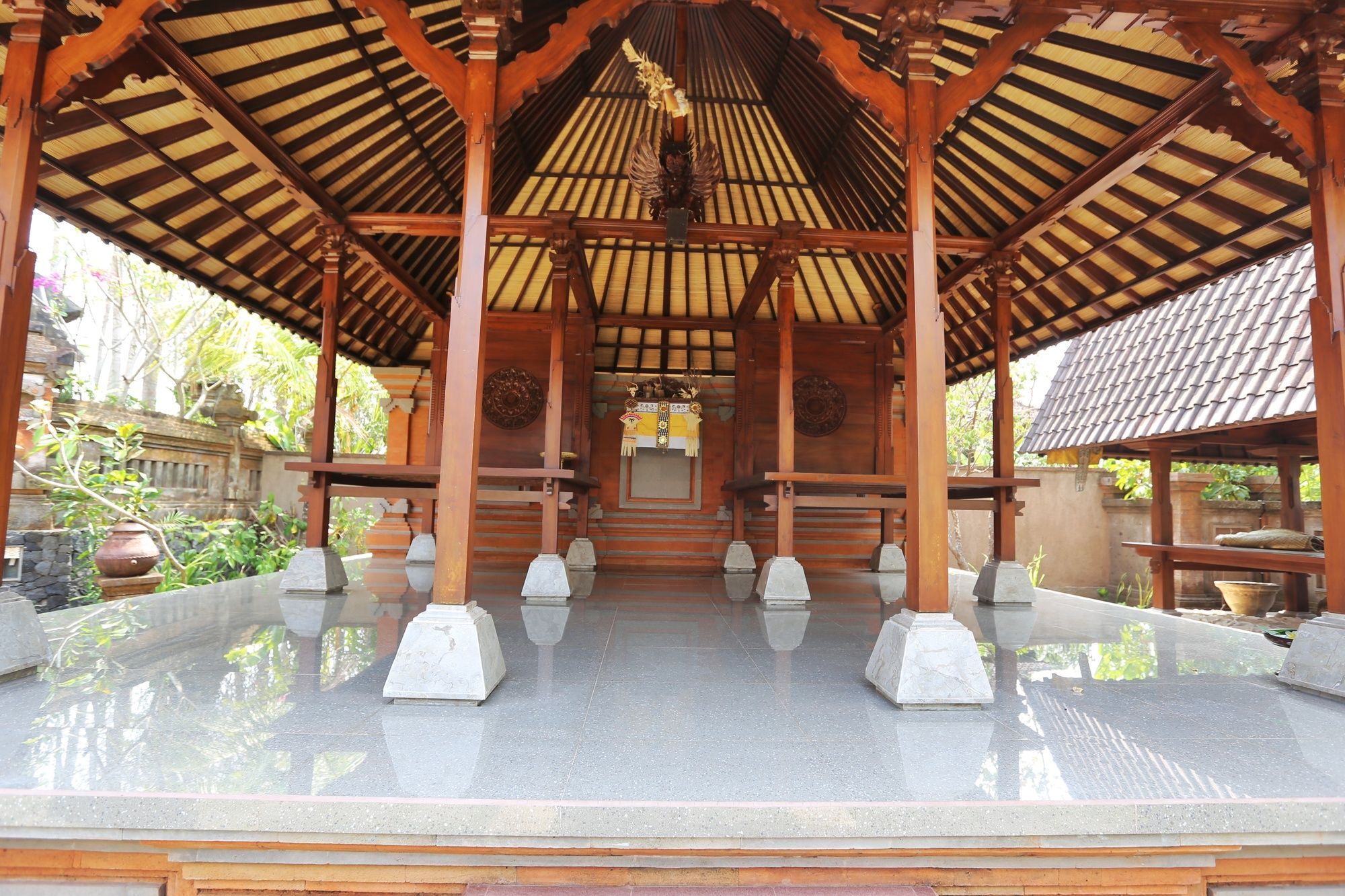 เดอะ ซันยัส รีทรีต Hotel ตาบานัน ภายนอก รูปภาพ