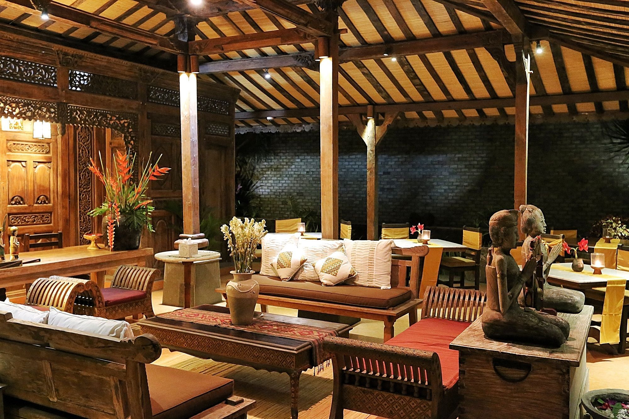 เดอะ ซันยัส รีทรีต Hotel ตาบานัน ภายนอก รูปภาพ