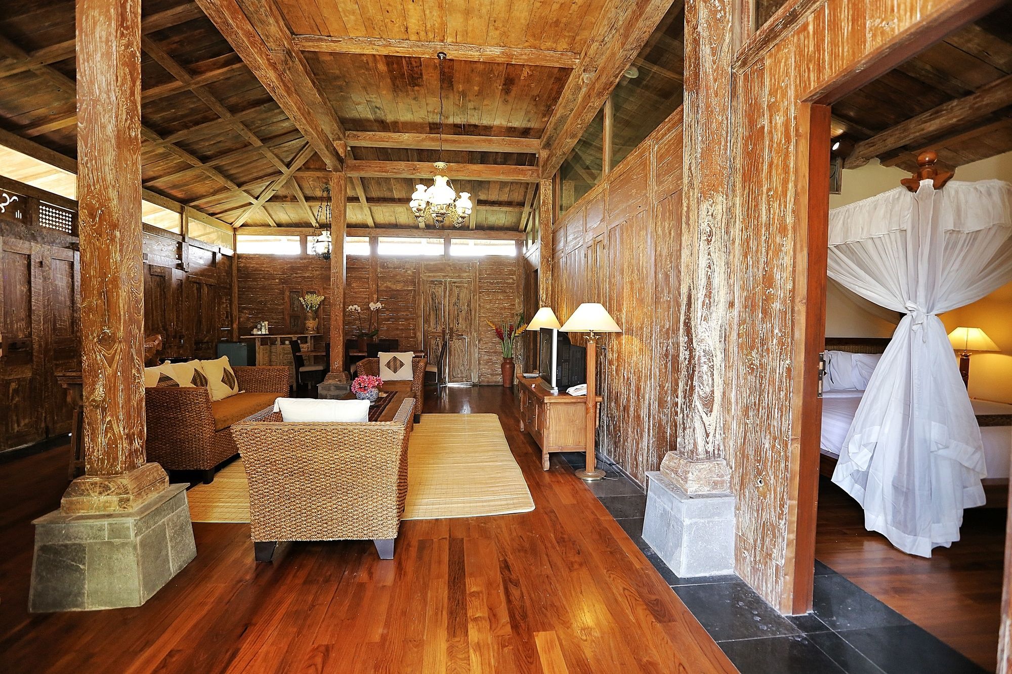 เดอะ ซันยัส รีทรีต Hotel ตาบานัน ภายนอก รูปภาพ