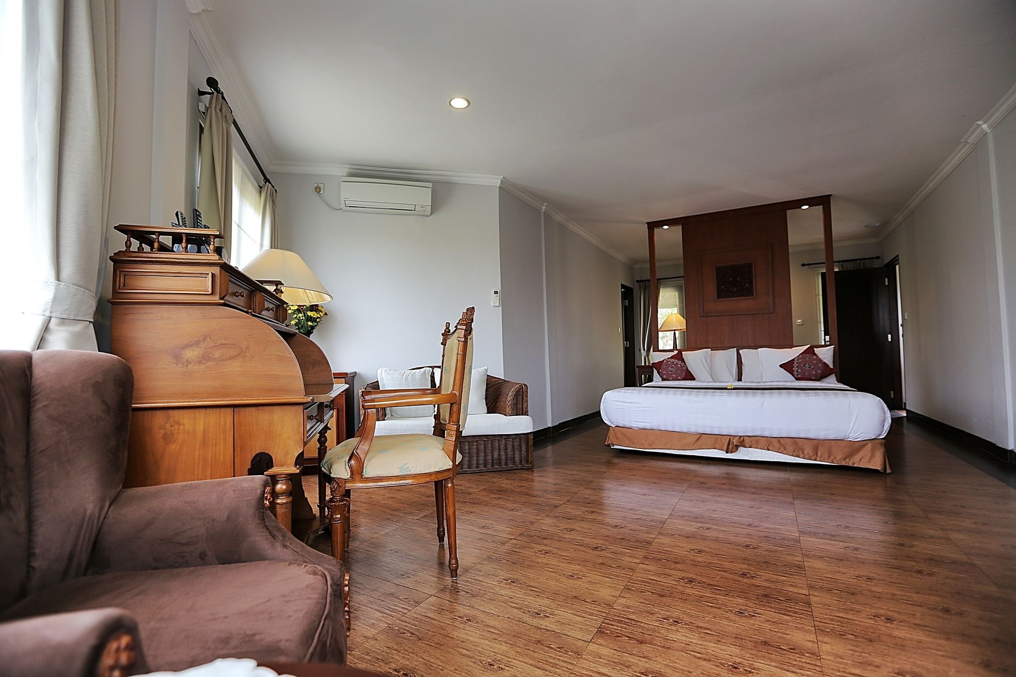 เดอะ ซันยัส รีทรีต Hotel ตาบานัน ภายนอก รูปภาพ