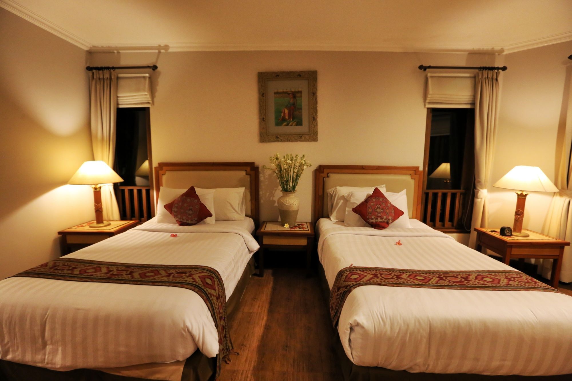 เดอะ ซันยัส รีทรีต Hotel ตาบานัน ภายนอก รูปภาพ