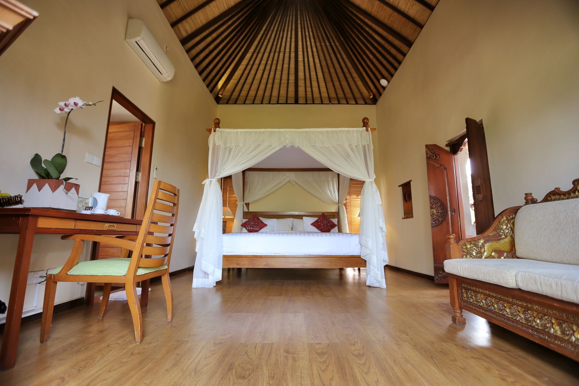 เดอะ ซันยัส รีทรีต Hotel ตาบานัน ภายนอก รูปภาพ