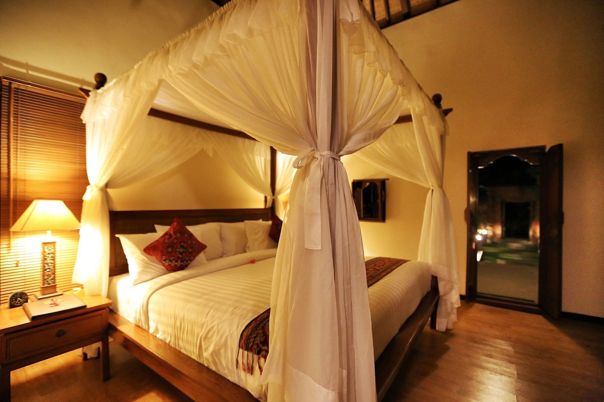 เดอะ ซันยัส รีทรีต Hotel ตาบานัน ภายนอก รูปภาพ