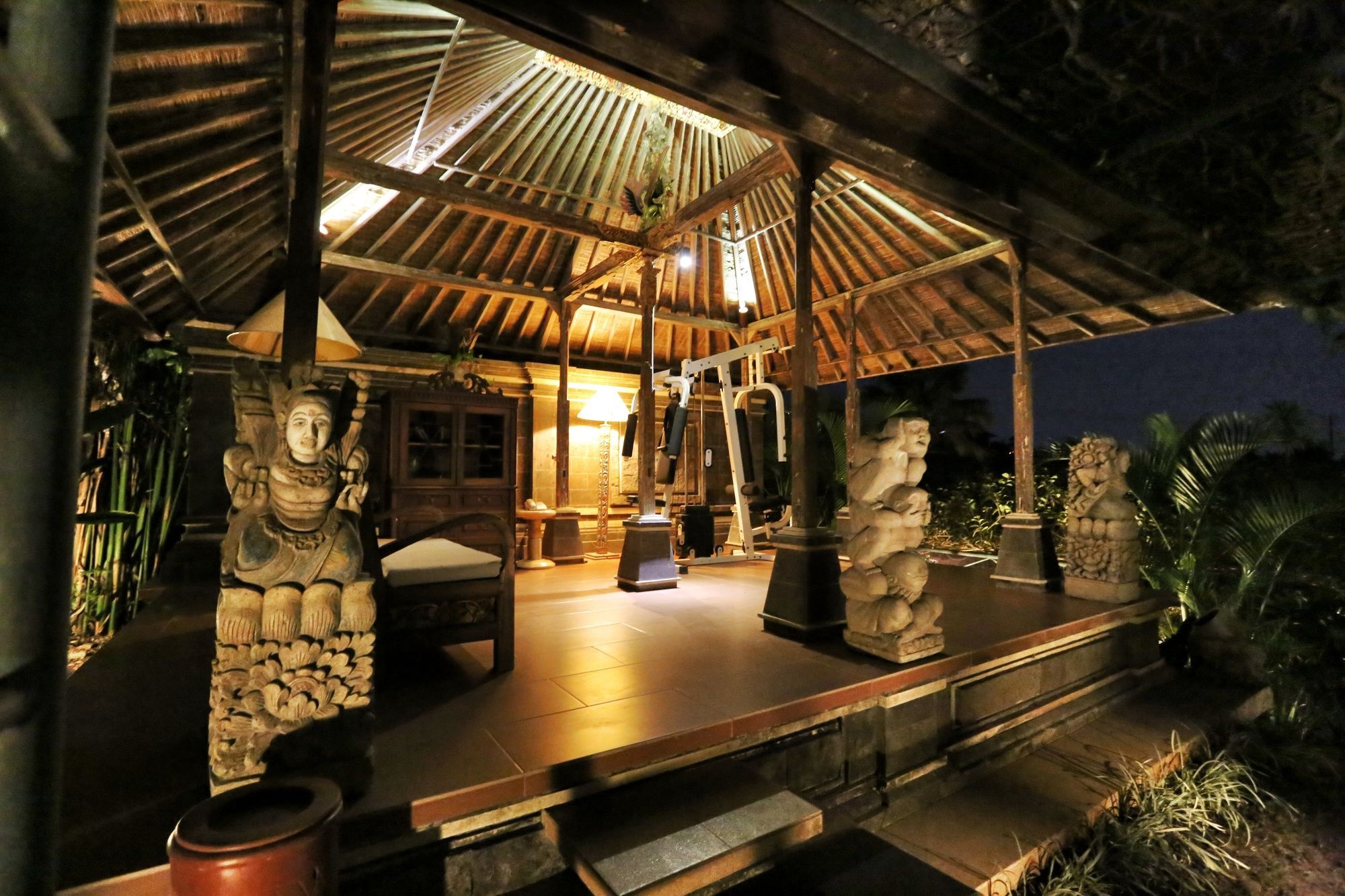 เดอะ ซันยัส รีทรีต Hotel ตาบานัน ภายนอก รูปภาพ