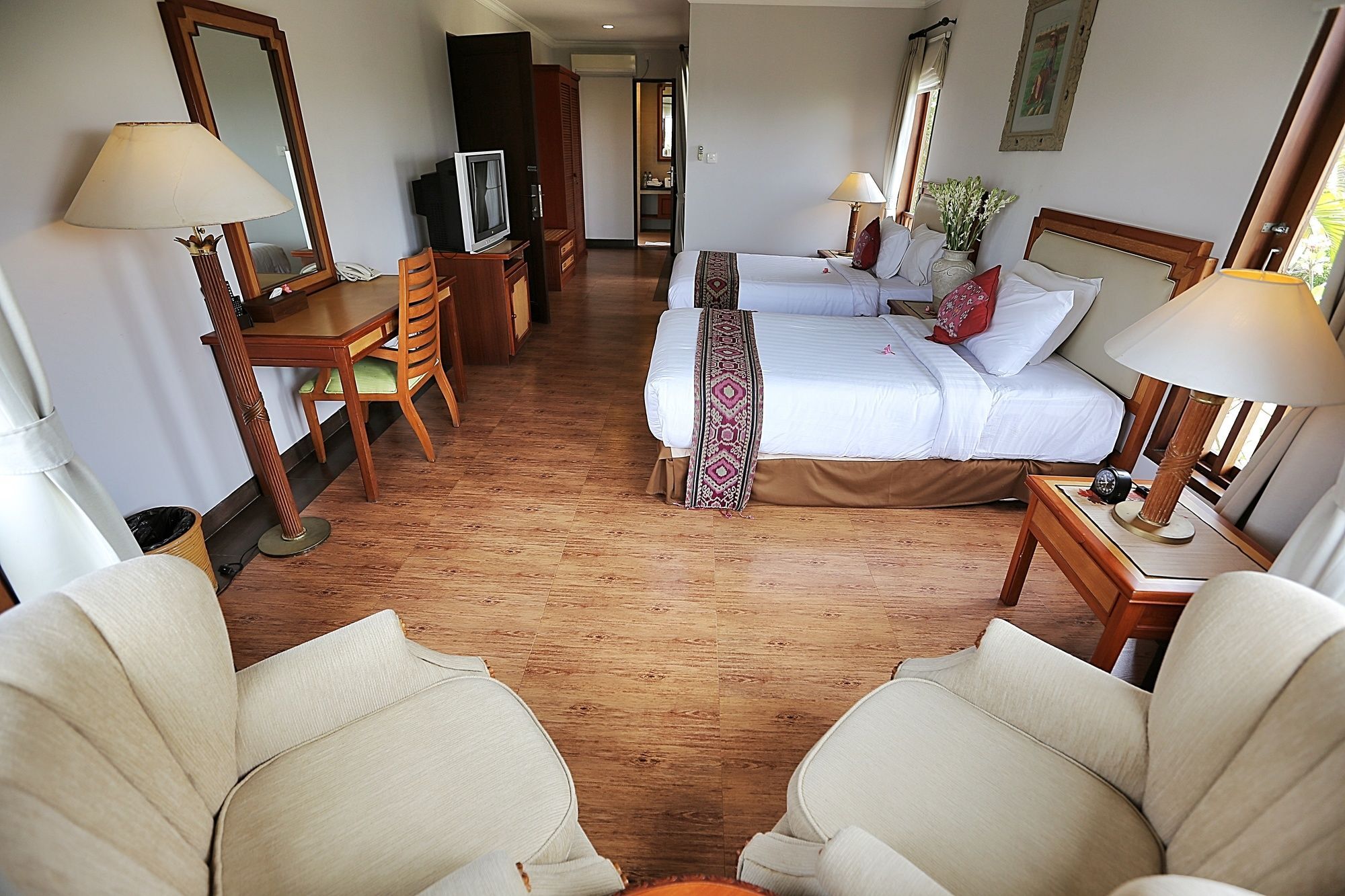 เดอะ ซันยัส รีทรีต Hotel ตาบานัน ภายนอก รูปภาพ