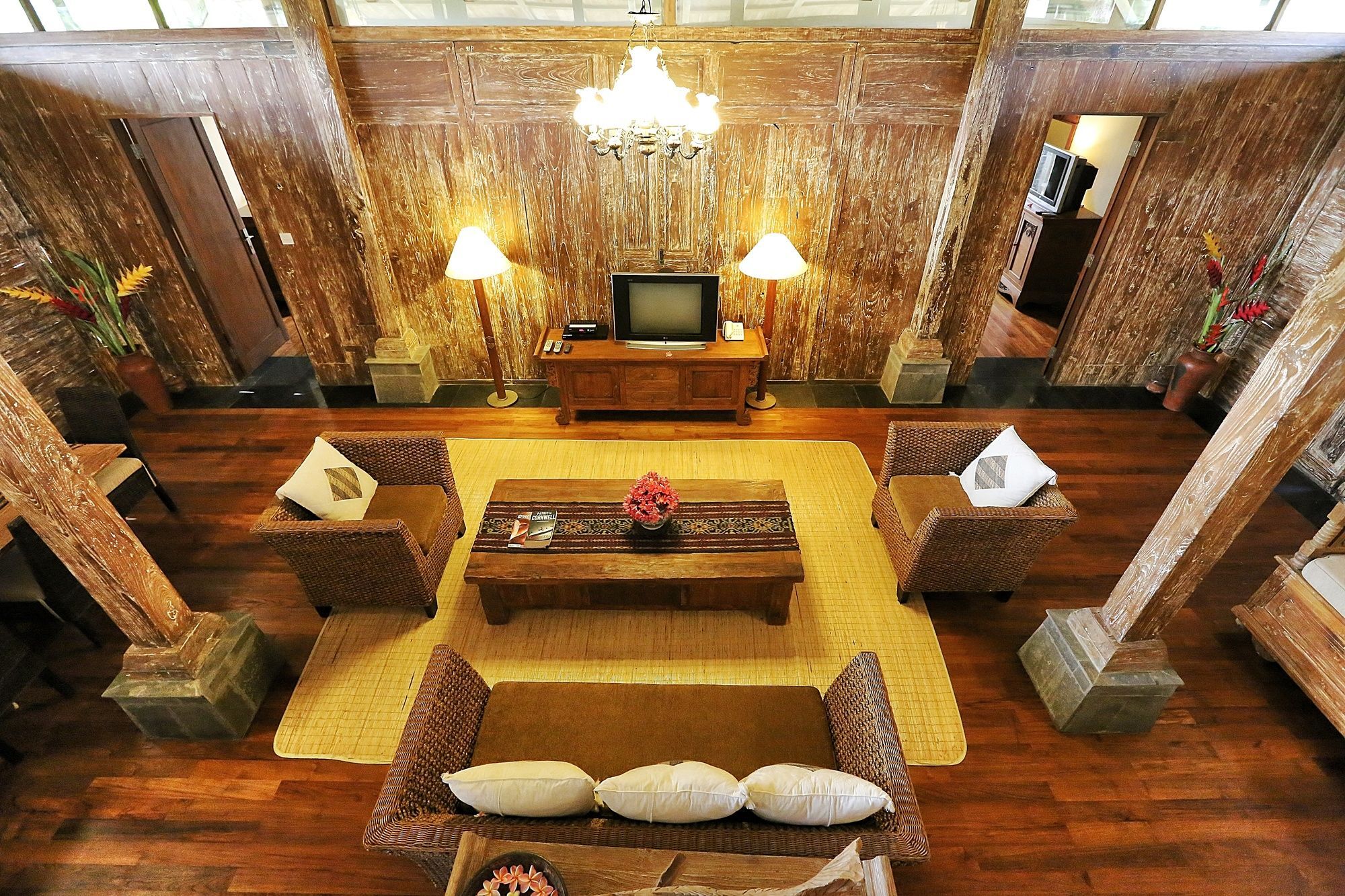 เดอะ ซันยัส รีทรีต Hotel ตาบานัน ภายนอก รูปภาพ