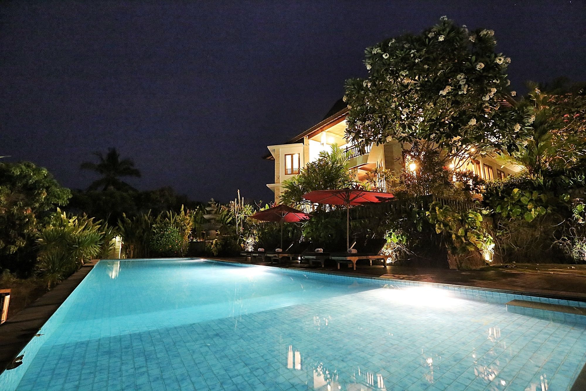 เดอะ ซันยัส รีทรีต Hotel ตาบานัน ภายนอก รูปภาพ